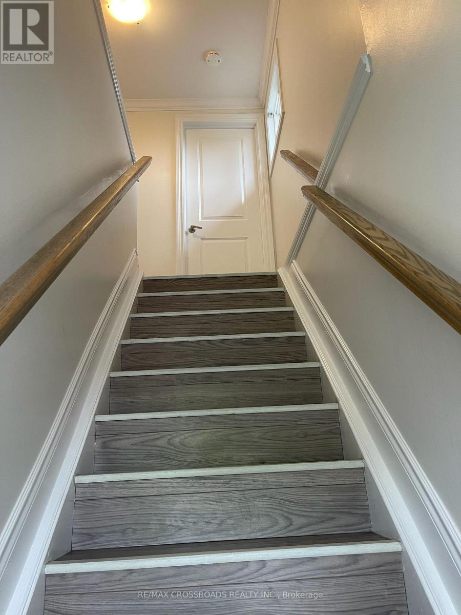 59 Chaucer Crescent, Barrie, Ontario  L4N 4T8 - Photo 6 - S13168030