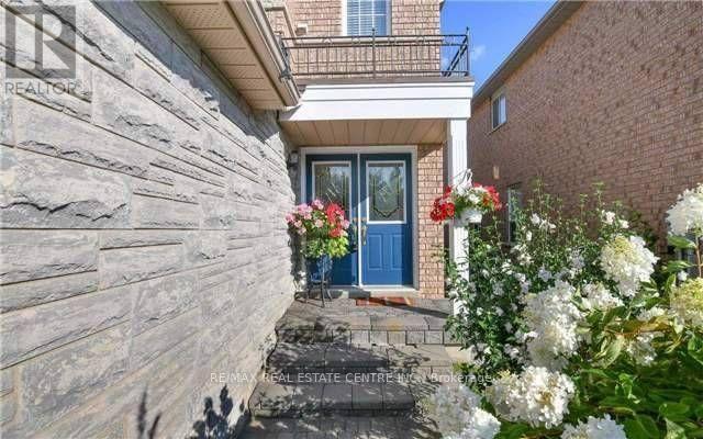 3806 Foxborough Terrace, Mississauga, Ontario  L5N 7T7 - Photo 2 - W13168036