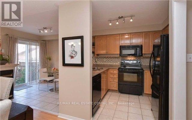 3806 Foxborough Terrace, Mississauga, Ontario  L5N 7T7 - Photo 3 - W13168036
