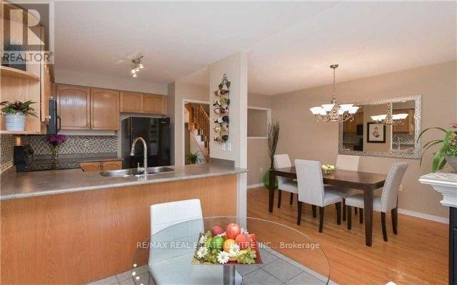3806 Foxborough Terrace, Mississauga, Ontario  L5N 7T7 - Photo 6 - W13168036