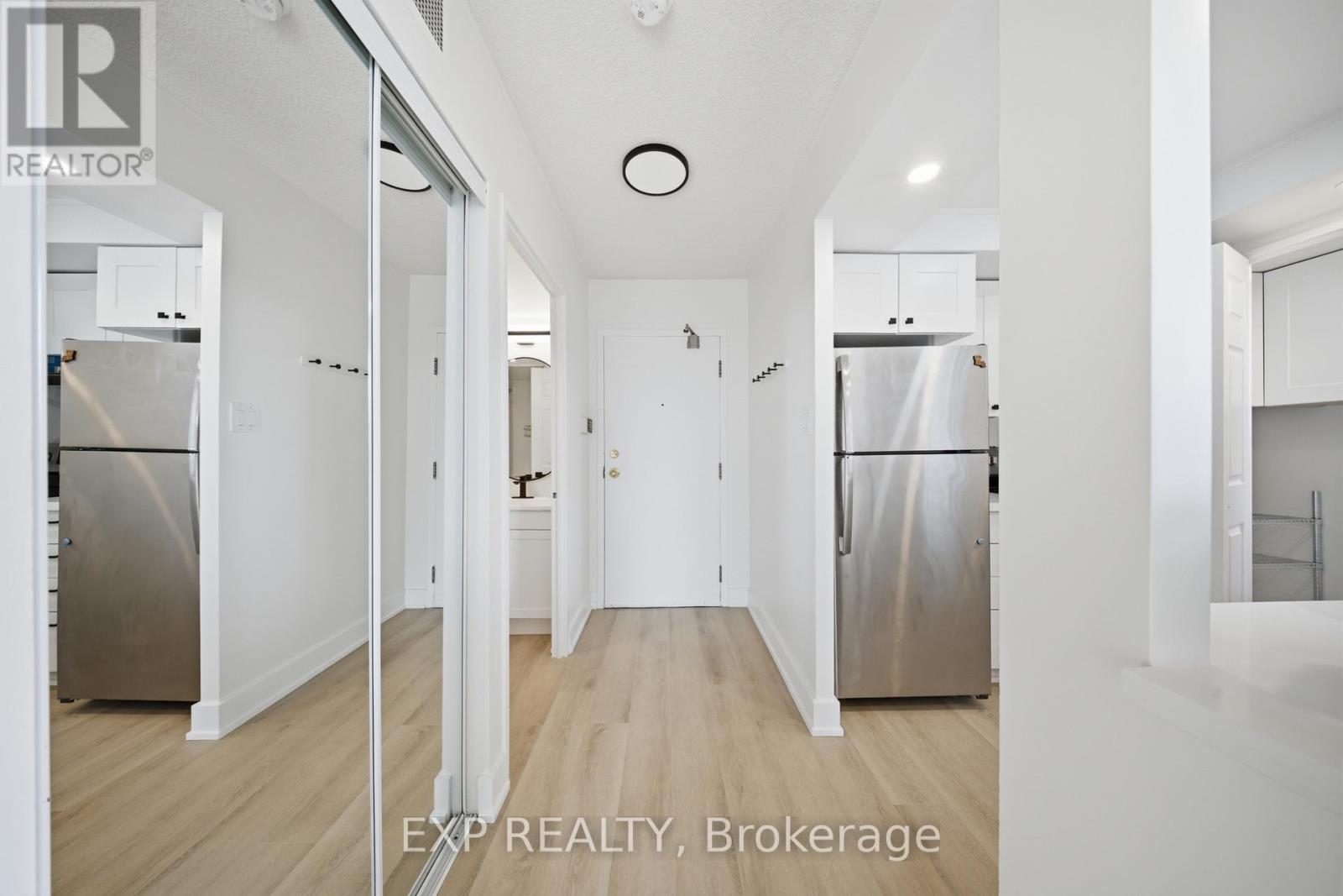 510 - 265 Enfield Place, Mississauga, Ontario  L5B 3Y7 - Photo 5 - W13168044