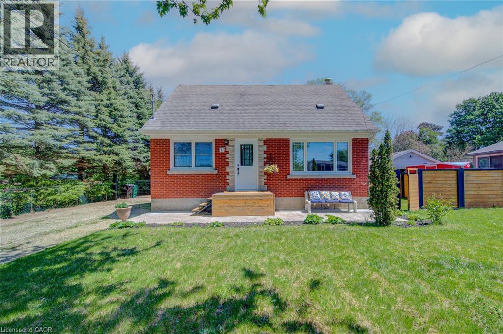 17 Daniel Avenue, Kitchener, Ontario  N2K 1E8 - Photo 3 - 40830223
