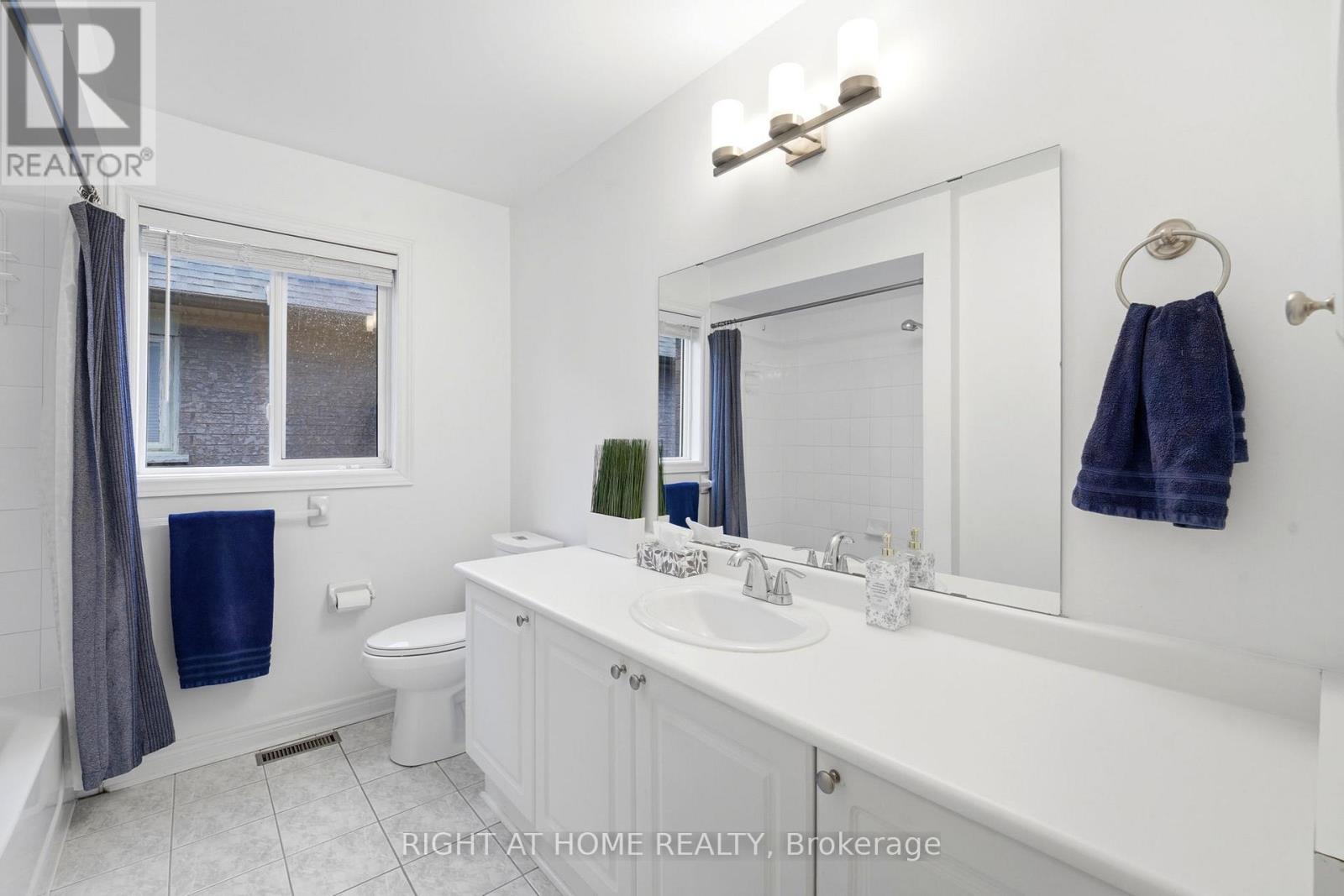 16 Mcneilage Court, Ajax, Ontario  L1T 3Z5 - Photo 33 - E13168052