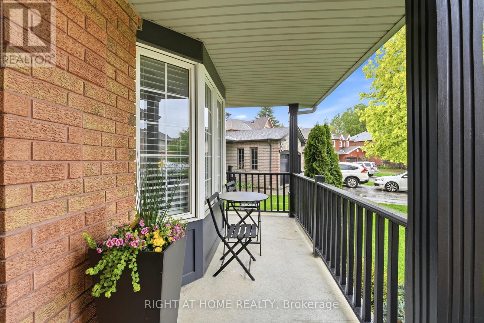 16 Mcneilage Court, Ajax, Ontario  L1T 3Z5 - Photo 5 - E13168052