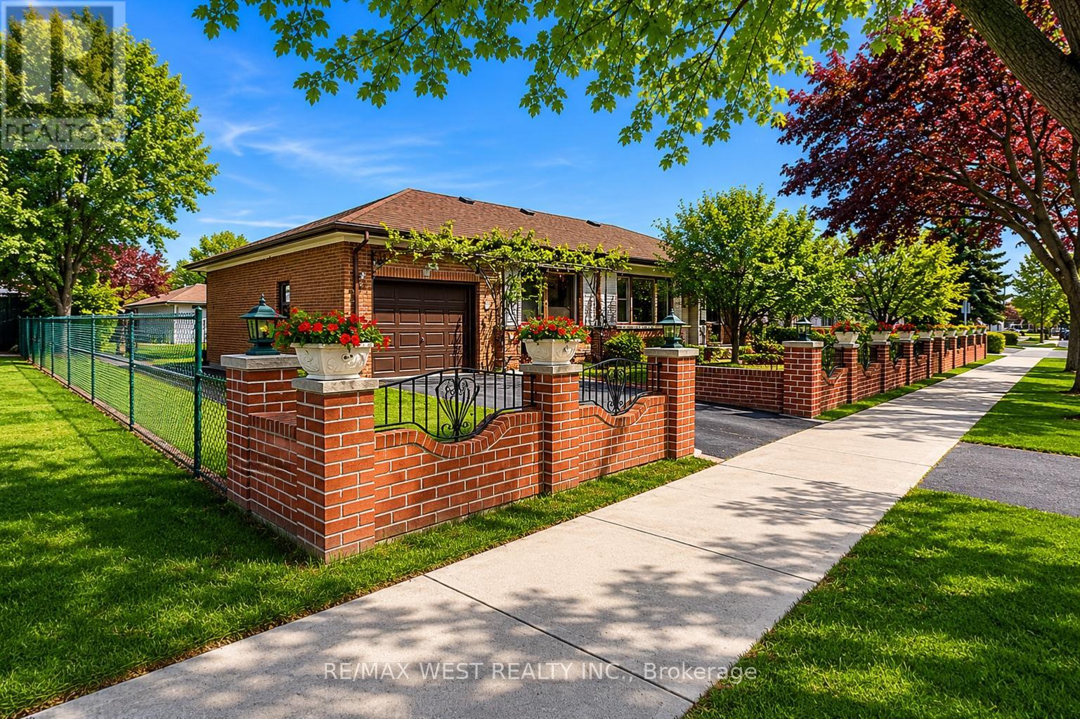 119 Benjamin Boulevard, Toronto, Ontario  M1K 3P4 - Photo 2 - E13168084
