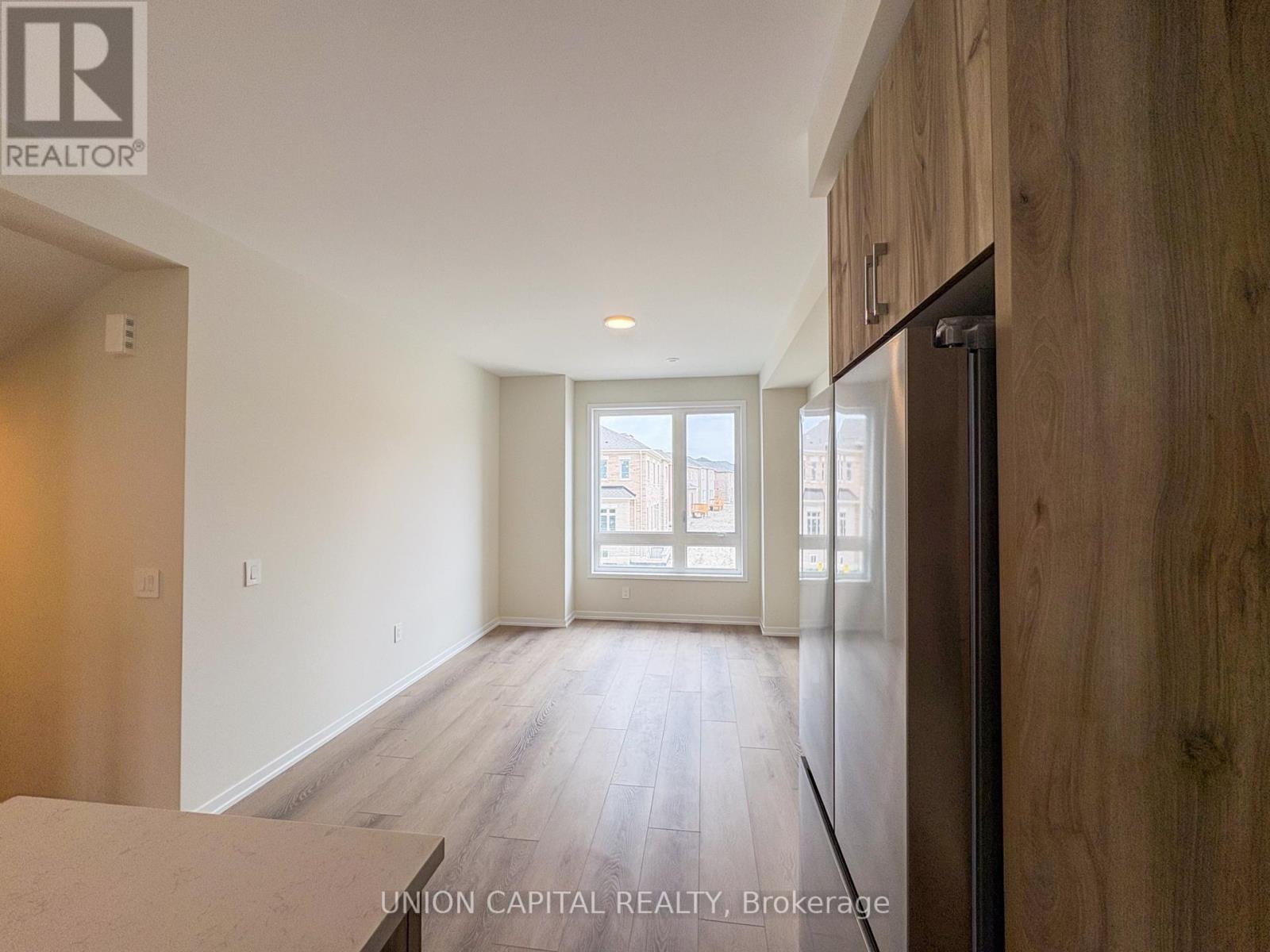 61 Helmkay Avenue, Richmond Hill, Ontario  L4E 3R4 - Photo 10 - N13168064