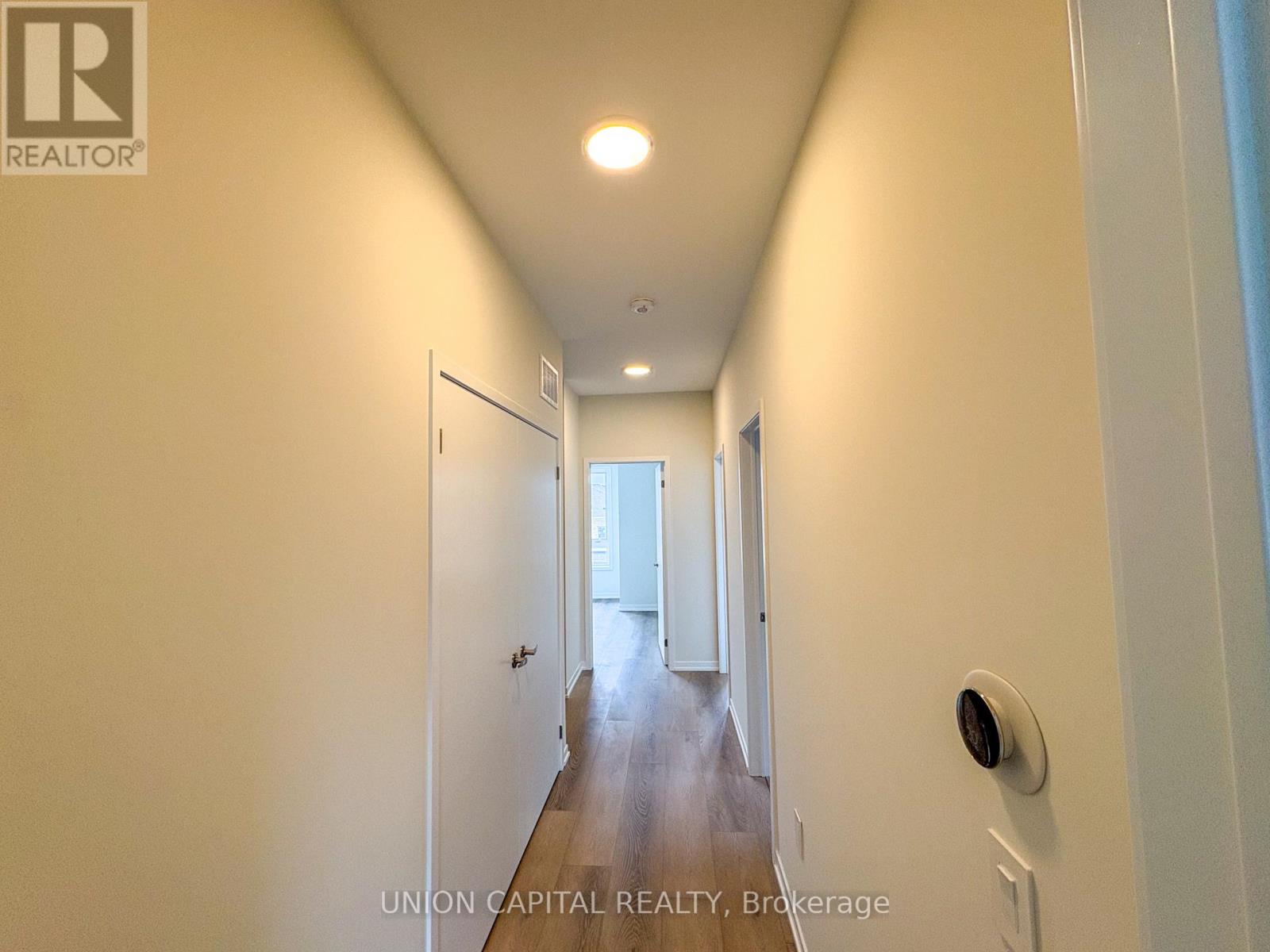 61 Helmkay Avenue, Richmond Hill, Ontario  L4E 3R4 - Photo 12 - N13168064