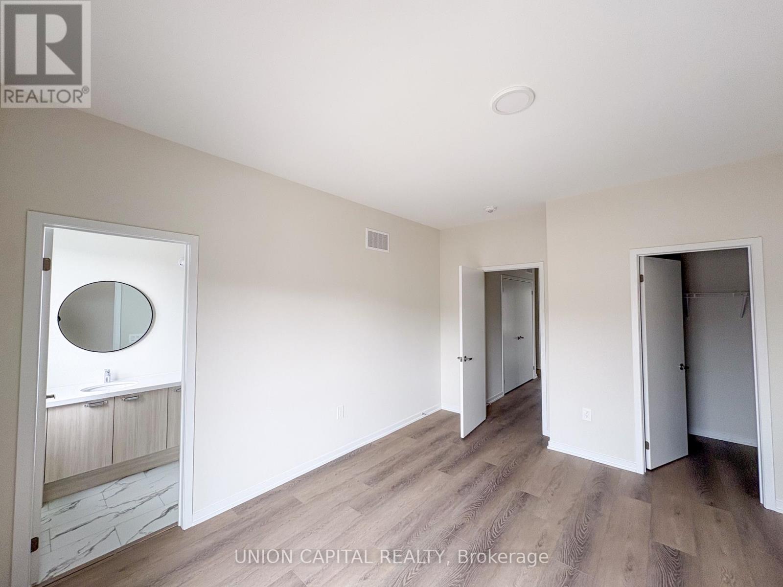 61 Helmkay Avenue, Richmond Hill, Ontario  L4E 3R4 - Photo 14 - N13168064