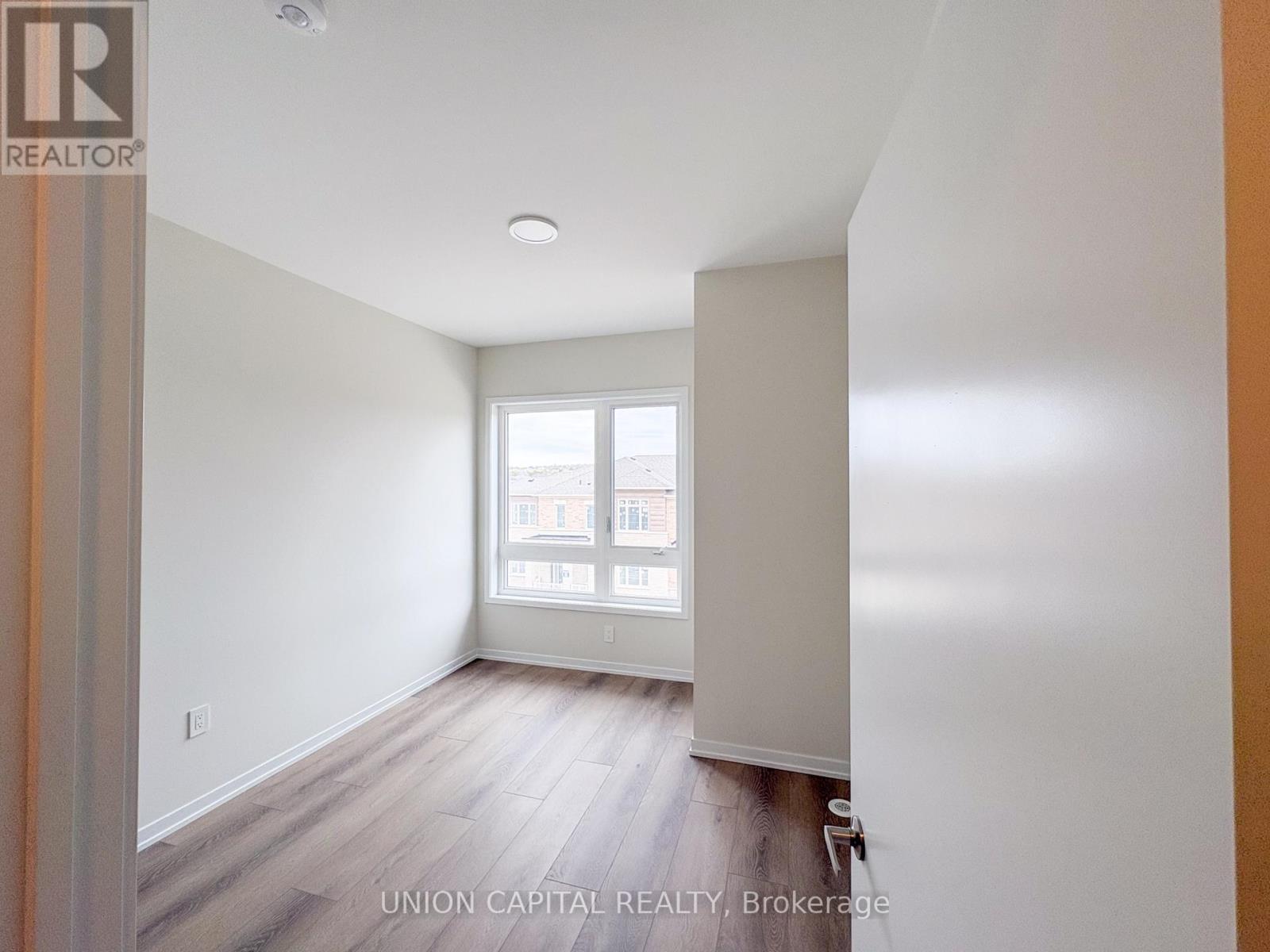 61 Helmkay Avenue, Richmond Hill, Ontario  L4E 3R4 - Photo 15 - N13168064