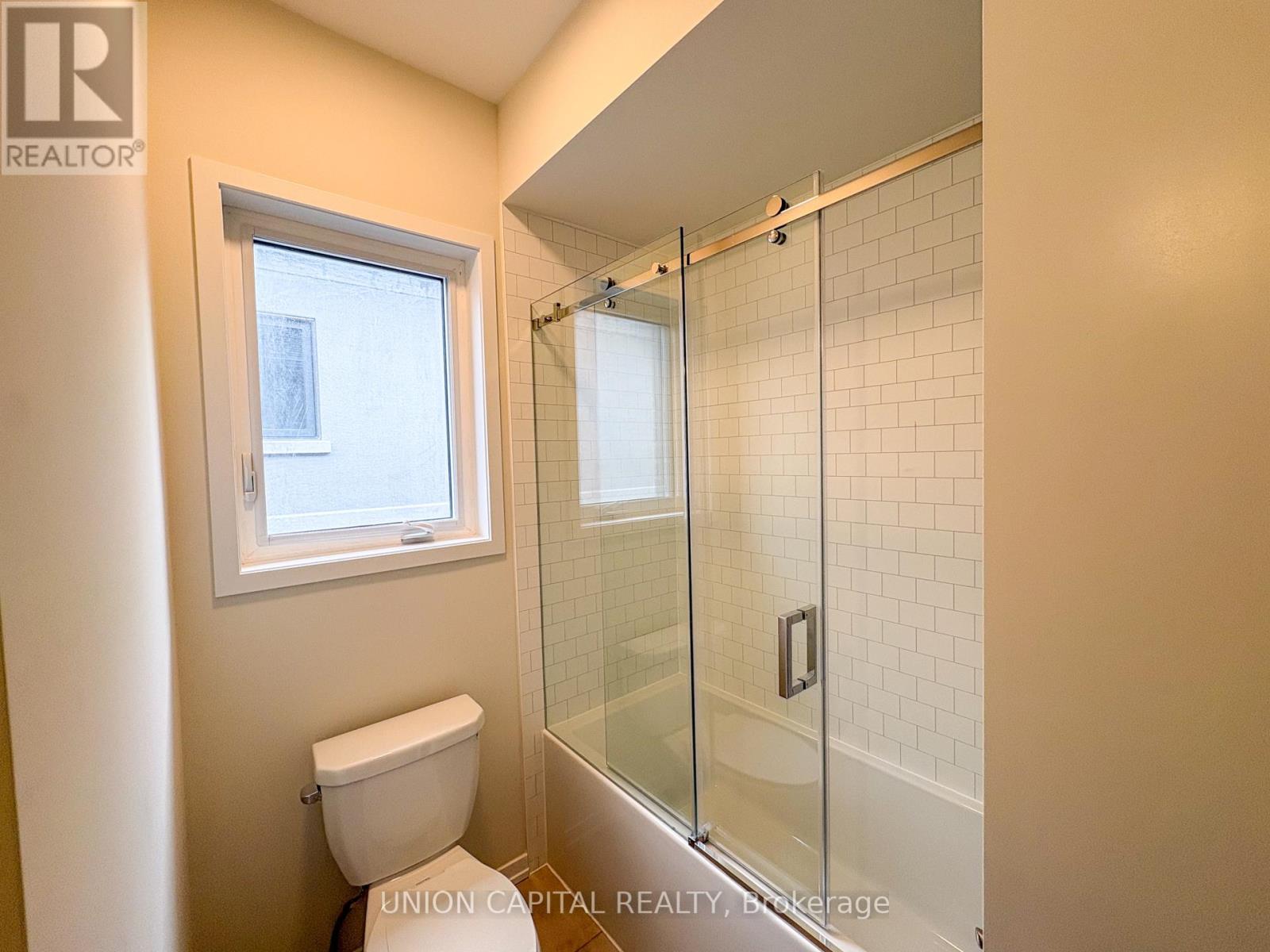 61 Helmkay Avenue, Richmond Hill, Ontario  L4E 3R4 - Photo 18 - N13168064