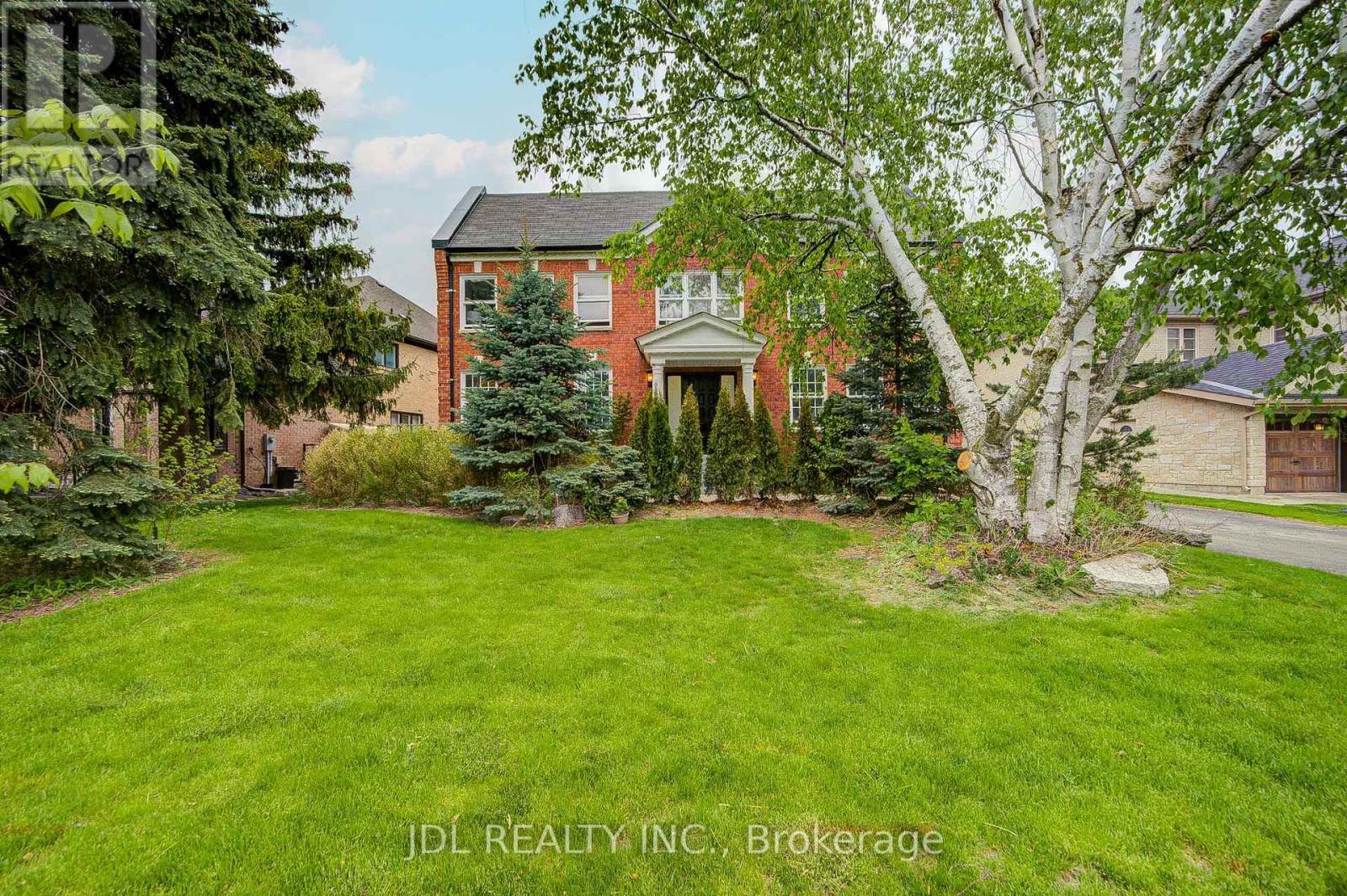 22 HILLHOLM BOULEVARD, Richmond Hill, Ontario