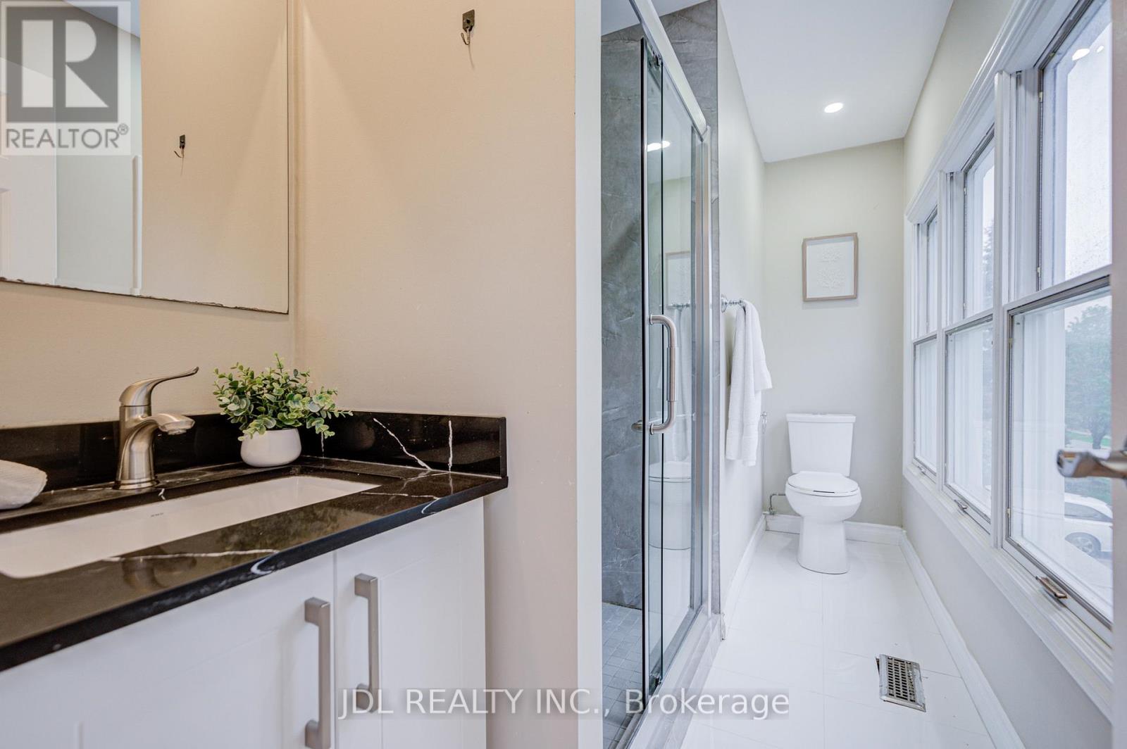22 Hillholm Boulevard, Richmond Hill, Ontario  L4B 2J3 - Photo 39 - N13168078