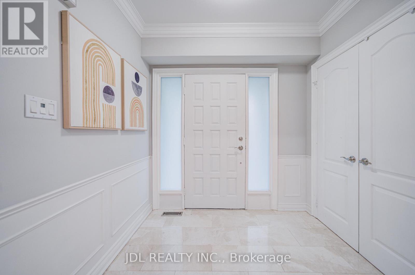 22 Hillholm Boulevard, Richmond Hill, Ontario  L4B 2J3 - Photo 6 - N13168078