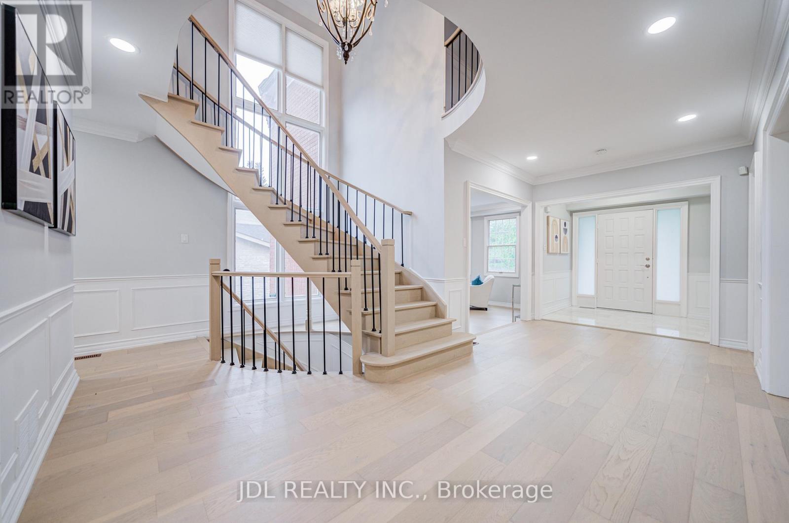 22 Hillholm Boulevard, Richmond Hill, Ontario  L4B 2J3 - Photo 8 - N13168078
