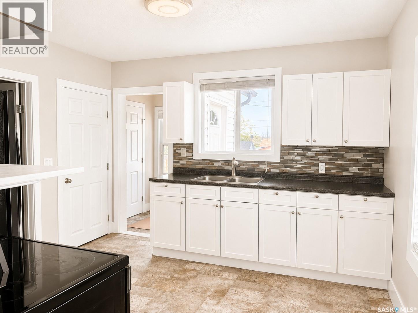 208 4th Avenue W, Shellbrook, Saskatchewan  S0J 2E0 - Photo 5 - SK036980