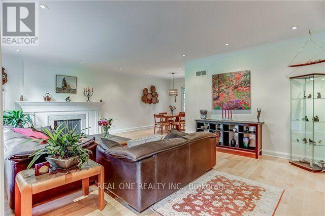 1268 Lorne Park Road, Mississauga, Ontario  L5H 3A8 - Photo 4 - W13168062
