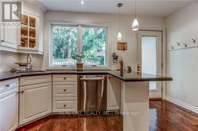 1268 Lorne Park Road, Mississauga, Ontario  L5H 3A8 - Photo 8 - W13168062