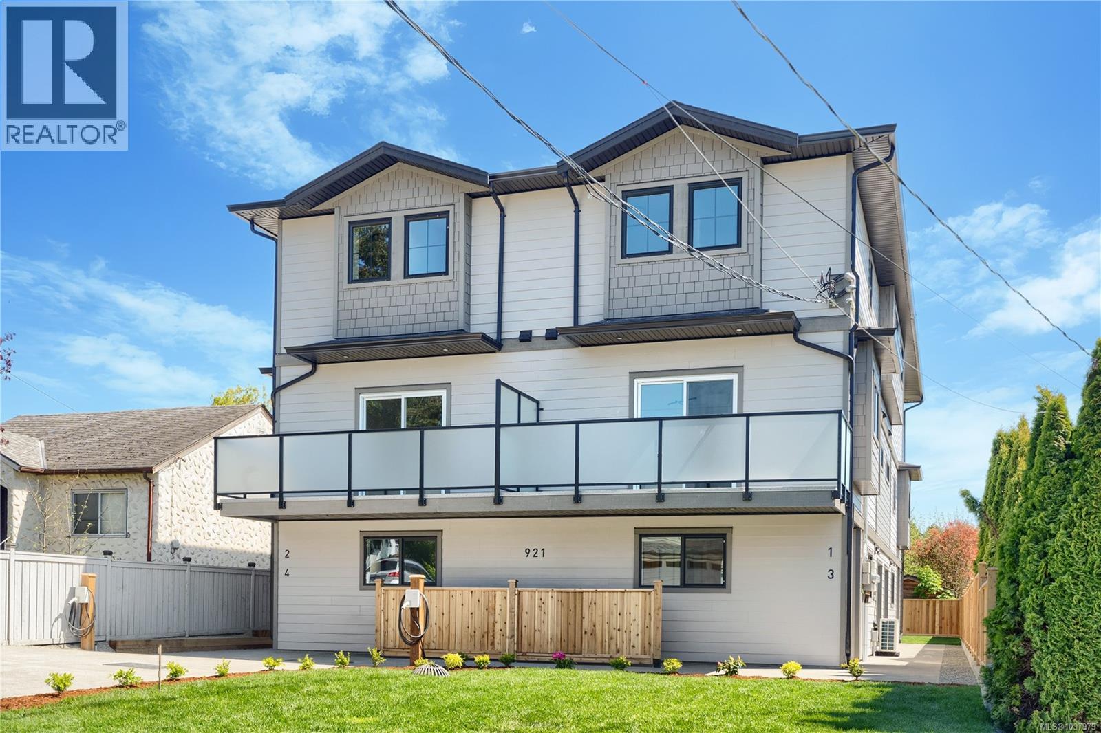 3 921 Dale St, Saanich, British Columbia