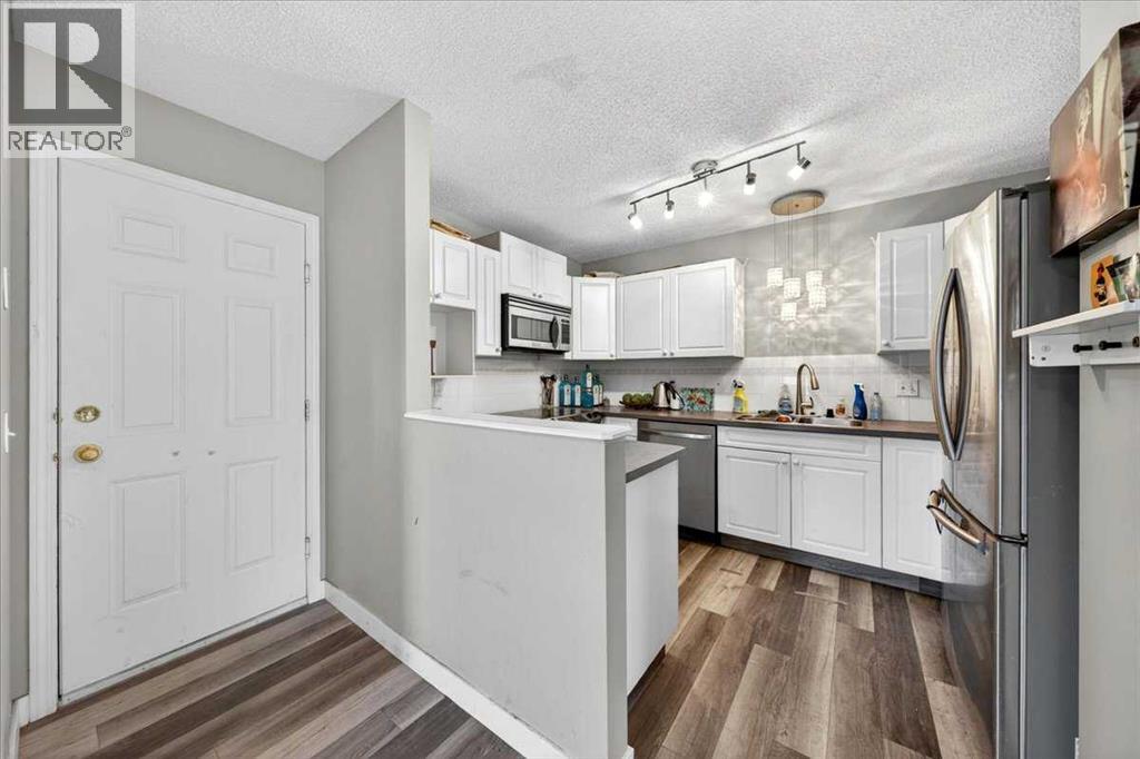 15 Cedarview Mews Sw, Calgary, Alberta  T2W 6H8 - Photo 8 - A2312178