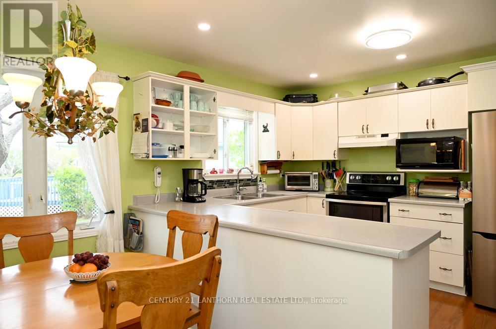 18 Cretney Drive S, Prince Edward County, Ontario  K0K 3L0 - Photo 35 - X12173866