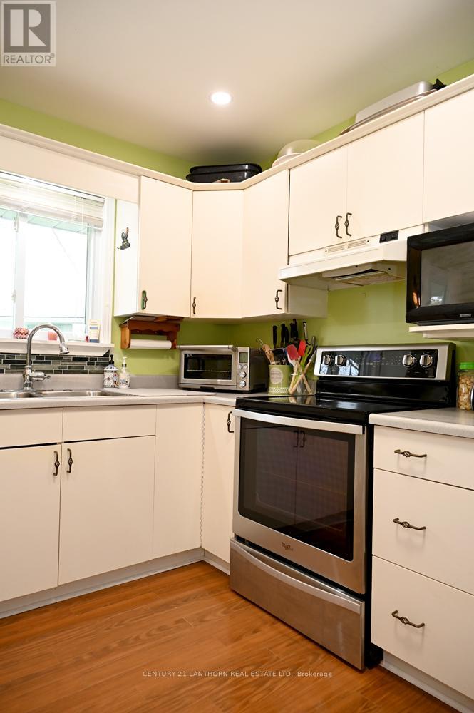 18 Cretney Drive S, Prince Edward County, Ontario  K0K 3L0 - Photo 36 - X12173866