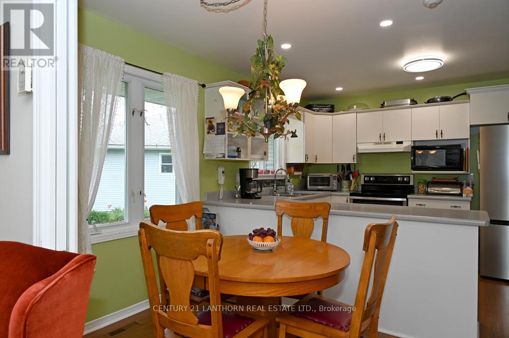 18 Cretney Drive S, Prince Edward County, Ontario  K0K 3L0 - Photo 41 - X12173866