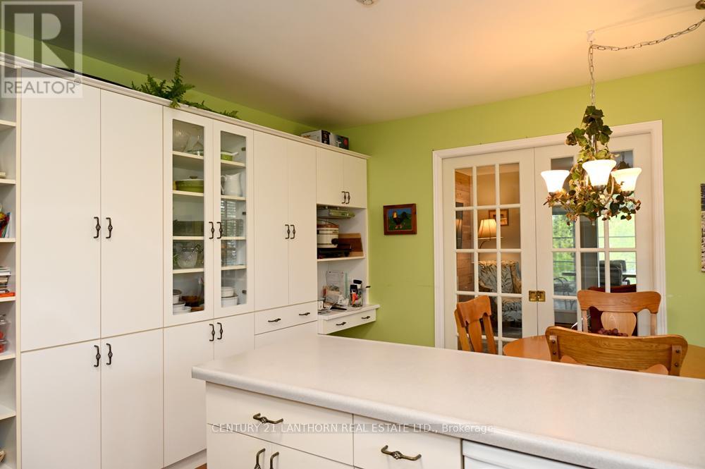 18 Cretney Drive S, Prince Edward County, Ontario  K0K 3L0 - Photo 34 - X12173866
