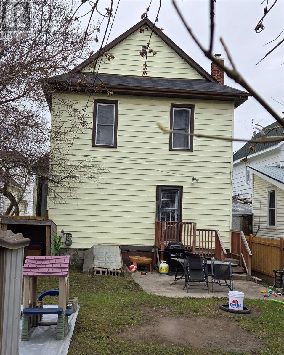 8 Dufferin St, Sault Ste. Marie, Ontario  P6B 2N4 - Photo 3 - SM260166
