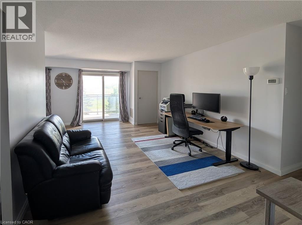860 Commissioners Road E Unit# 408, London, Ontario  N6C 5Y8 - Photo 3 - 40832469