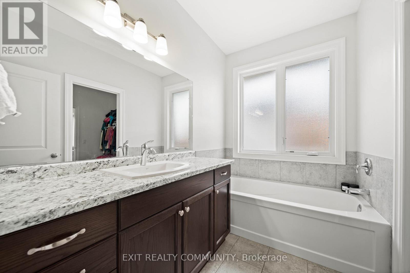 598 Bennett Crescent, Strathroy-Caradoc, Ontario  N0L 1W0 - Photo 10 - X13168134