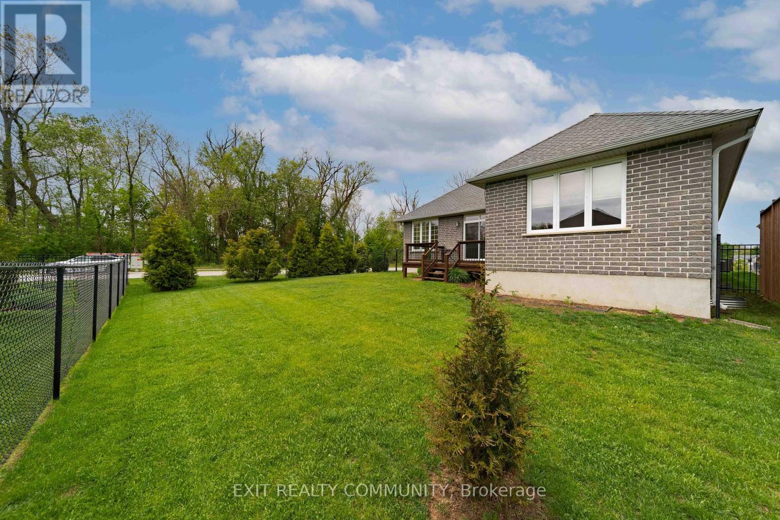 598 Bennett Crescent, Strathroy-Caradoc, Ontario  N0L 1W0 - Photo 19 - X13168134