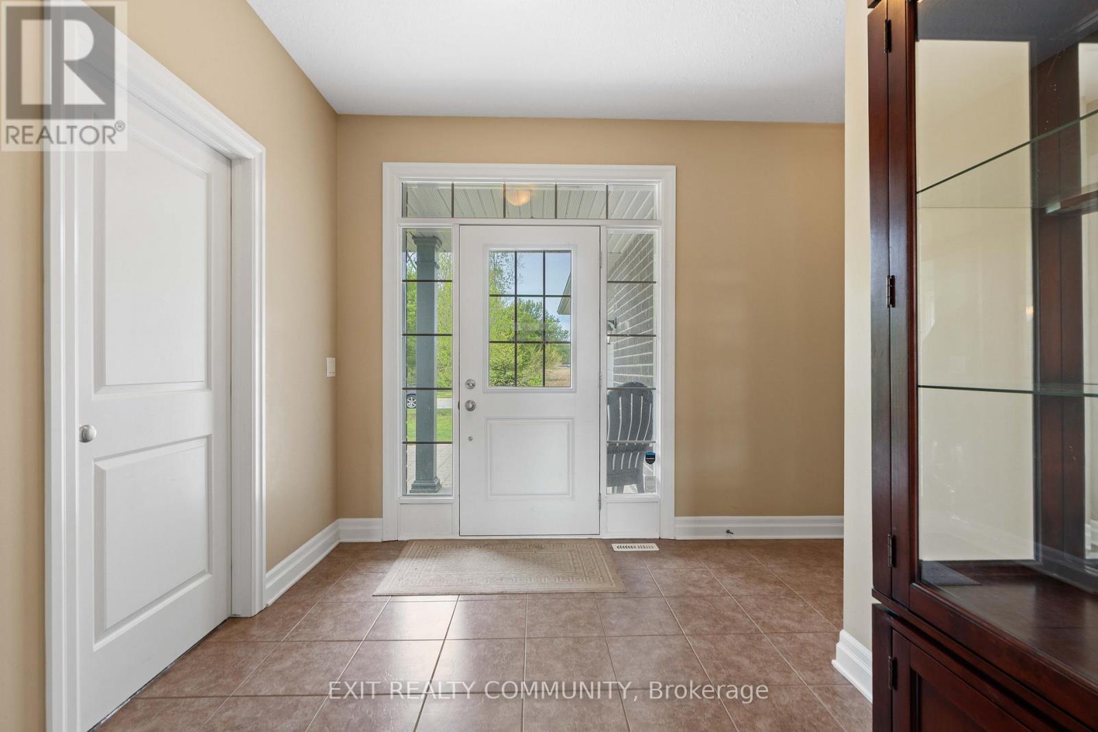 598 Bennett Crescent, Strathroy-Caradoc, Ontario  N0L 1W0 - Photo 3 - X13168134