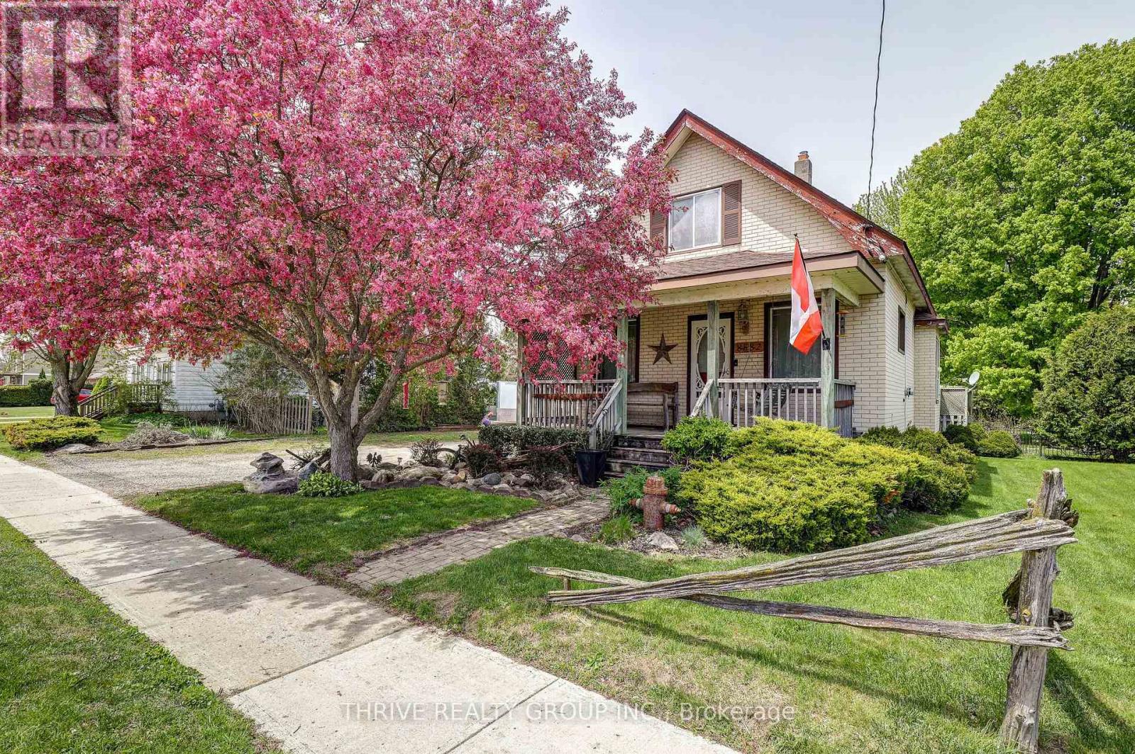 8582 Glendon Drive, Strathroy-Caradoc, Ontario  N0L 1W0 - Photo 1 - X13168142