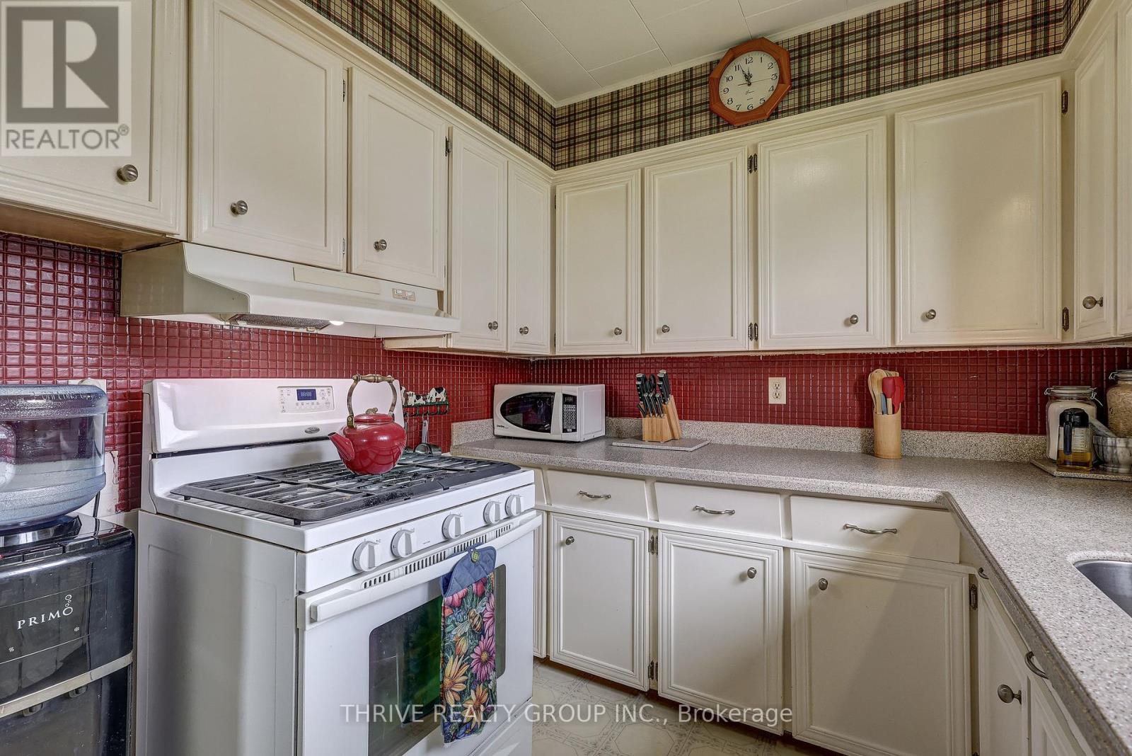 8582 Glendon Drive, Strathroy-Caradoc, Ontario  N0L 1W0 - Photo 18 - X13168142