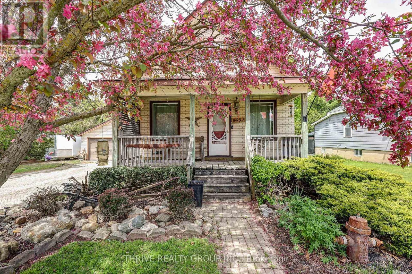 8582 Glendon Drive, Strathroy-Caradoc, Ontario  N0L 1W0 - Photo 2 - X13168142