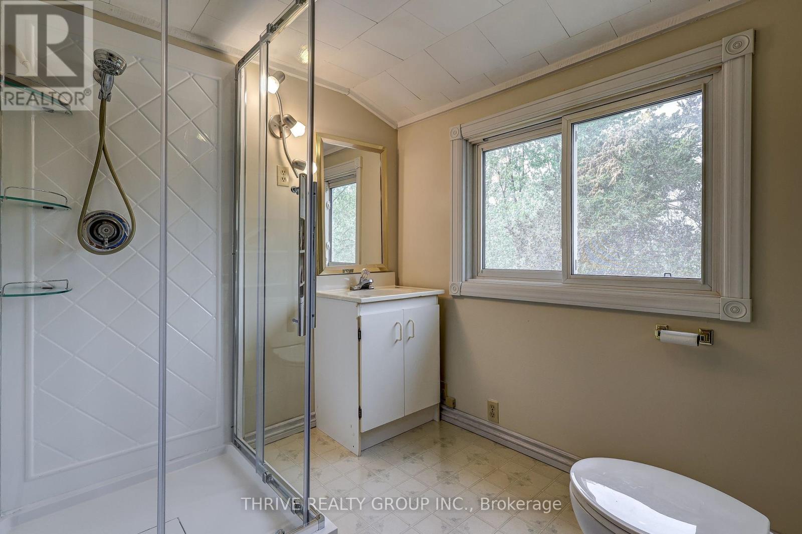 8582 Glendon Drive, Strathroy-Caradoc, Ontario  N0L 1W0 - Photo 36 - X13168142