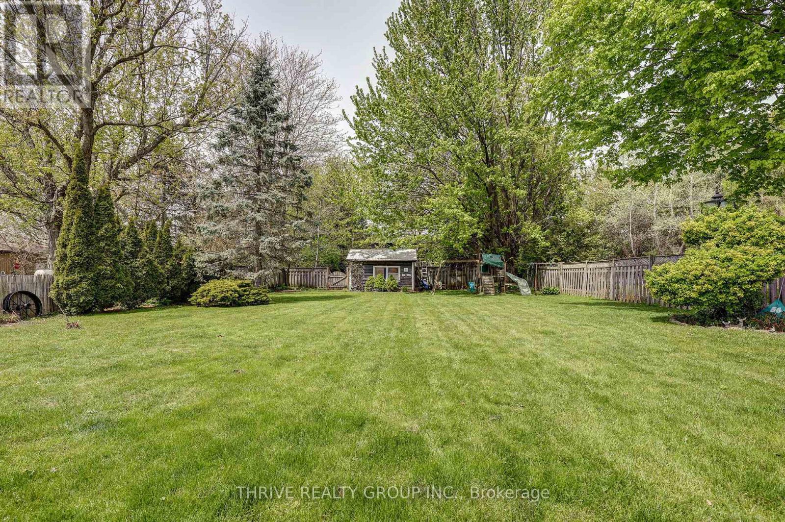 8582 Glendon Drive, Strathroy-Caradoc, Ontario  N0L 1W0 - Photo 37 - X13168142
