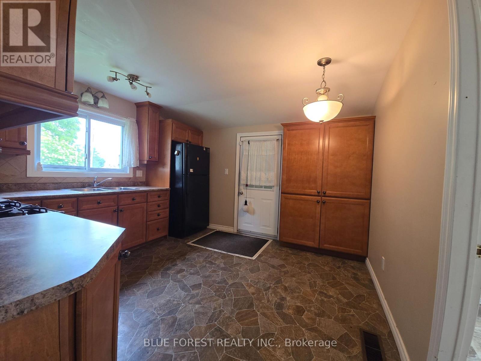 185 Furnival Road, West Elgin, Ontario  N0L 2C0 - Photo 13 - X13168170