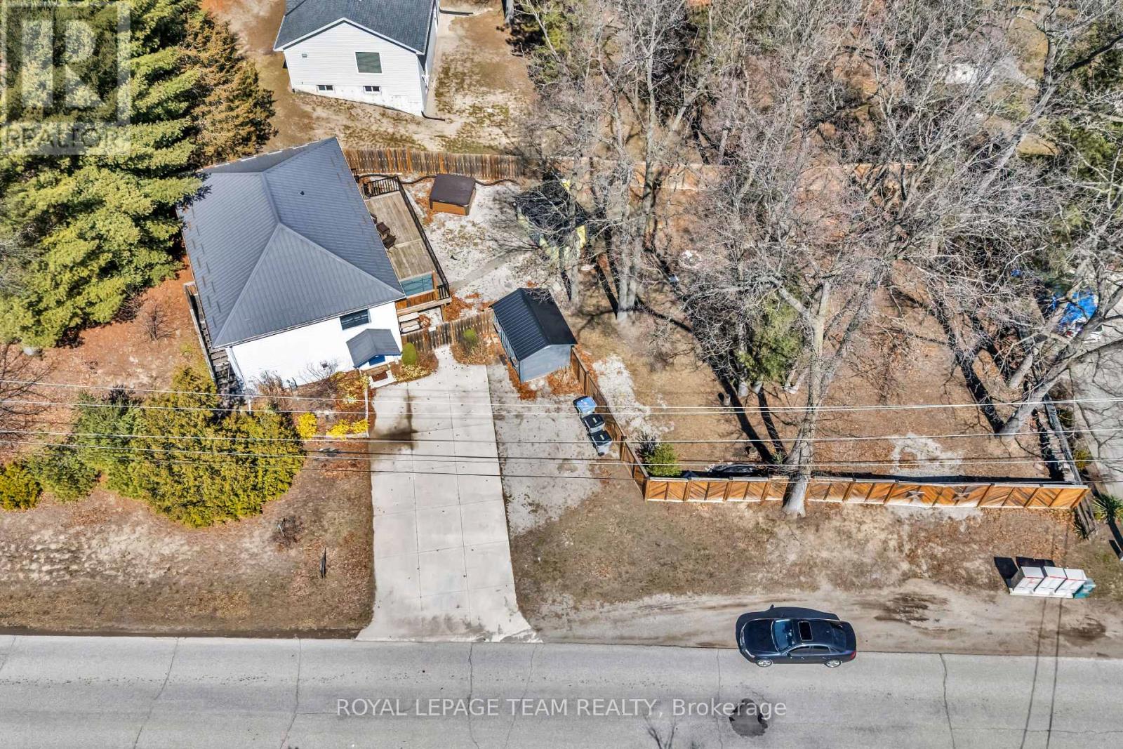 7706 Alfred Street, Lambton Shores, Ontario  N0M 2L0 - Photo 2 - X13168118