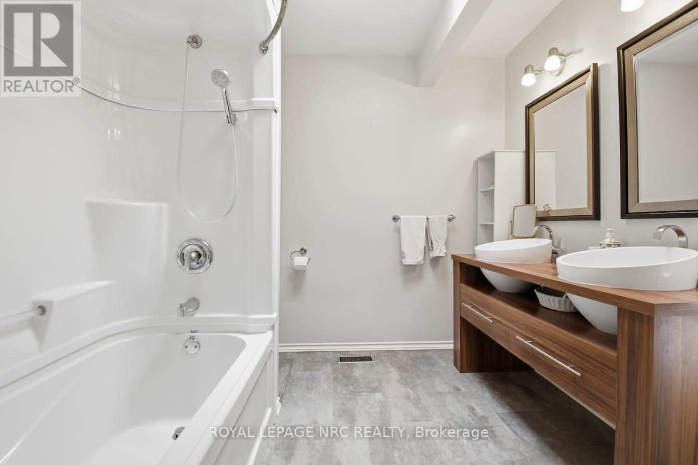 23 Chantler Road, Welland, Ontario  L3C 4M6 - Photo 34 - X13168188
