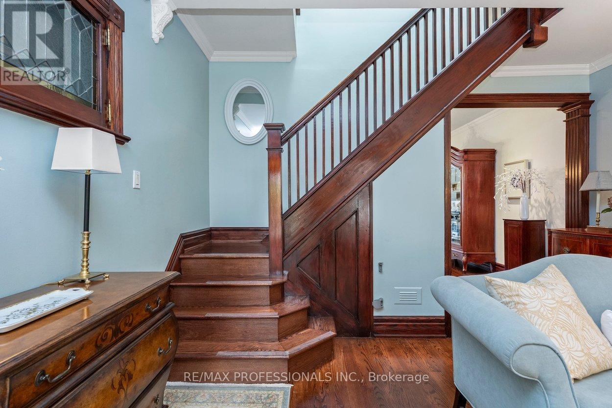 202 St Helen's Avenue, Toronto, Ontario  M6H 4A1 - Photo 13 - C13168172