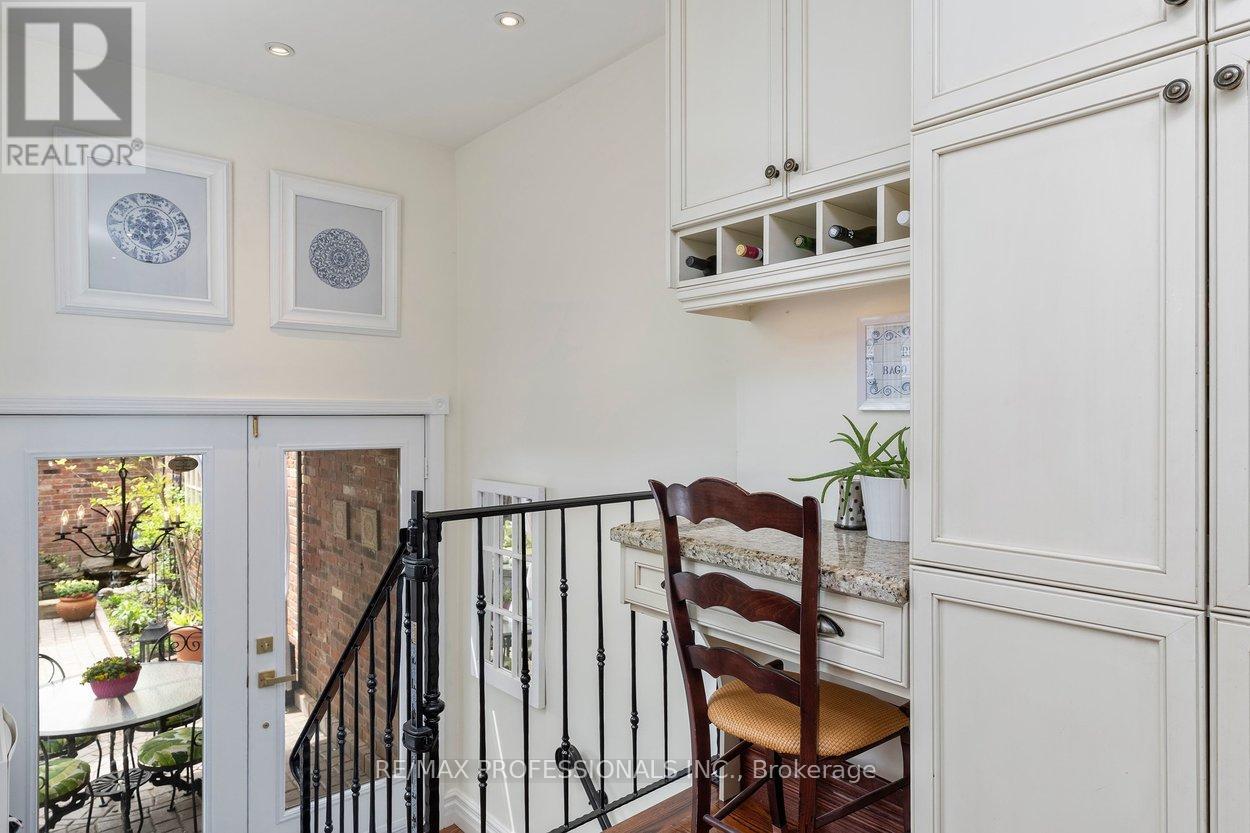 202 St Helen's Avenue, Toronto, Ontario  M6H 4A1 - Photo 19 - C13168172
