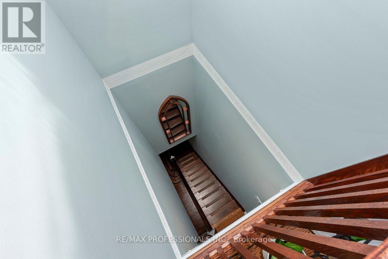 202 St Helen's Avenue, Toronto, Ontario  M6H 4A1 - Photo 31 - C13168172