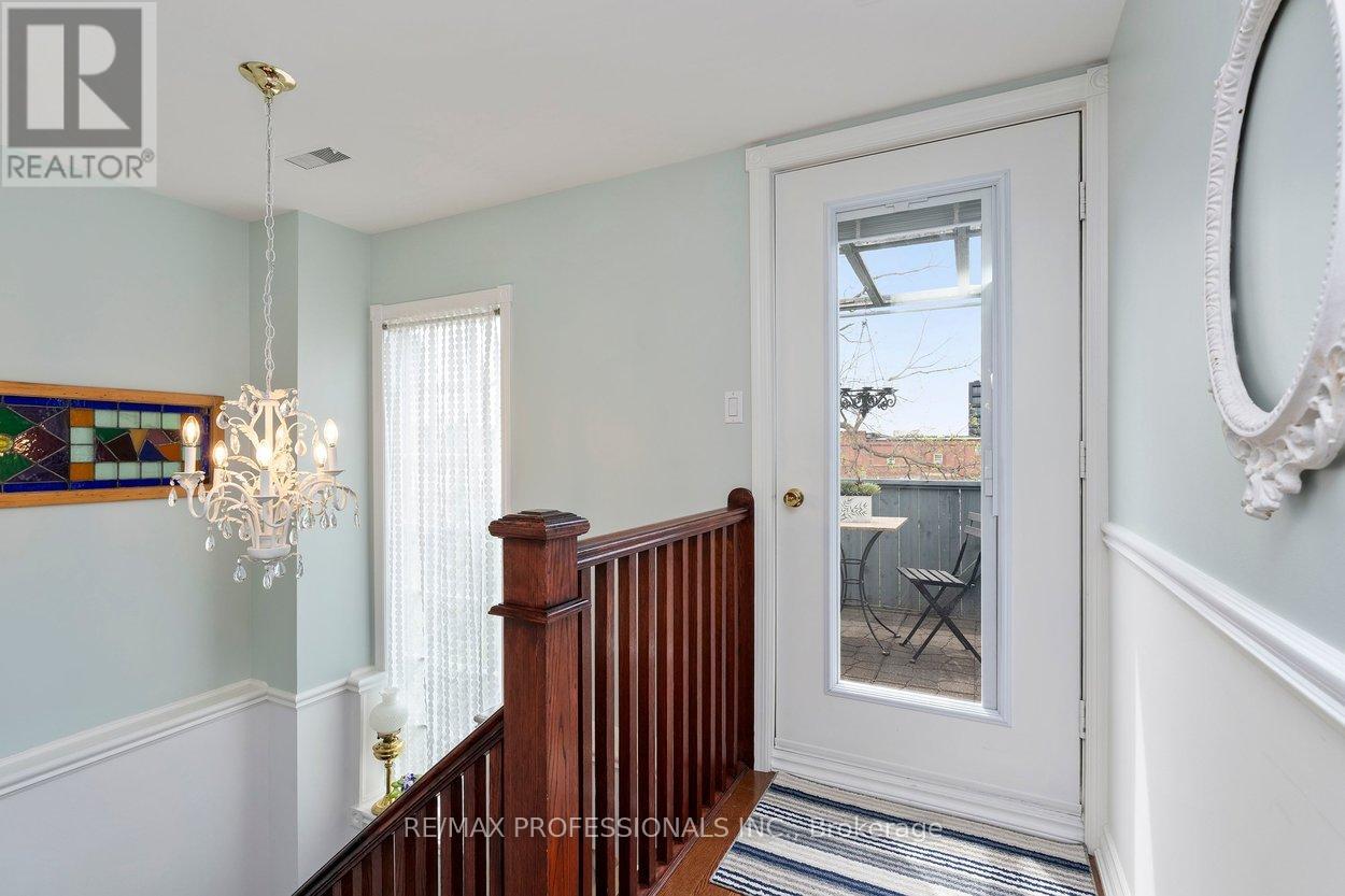 202 St Helen's Avenue, Toronto, Ontario  M6H 4A1 - Photo 32 - C13168172