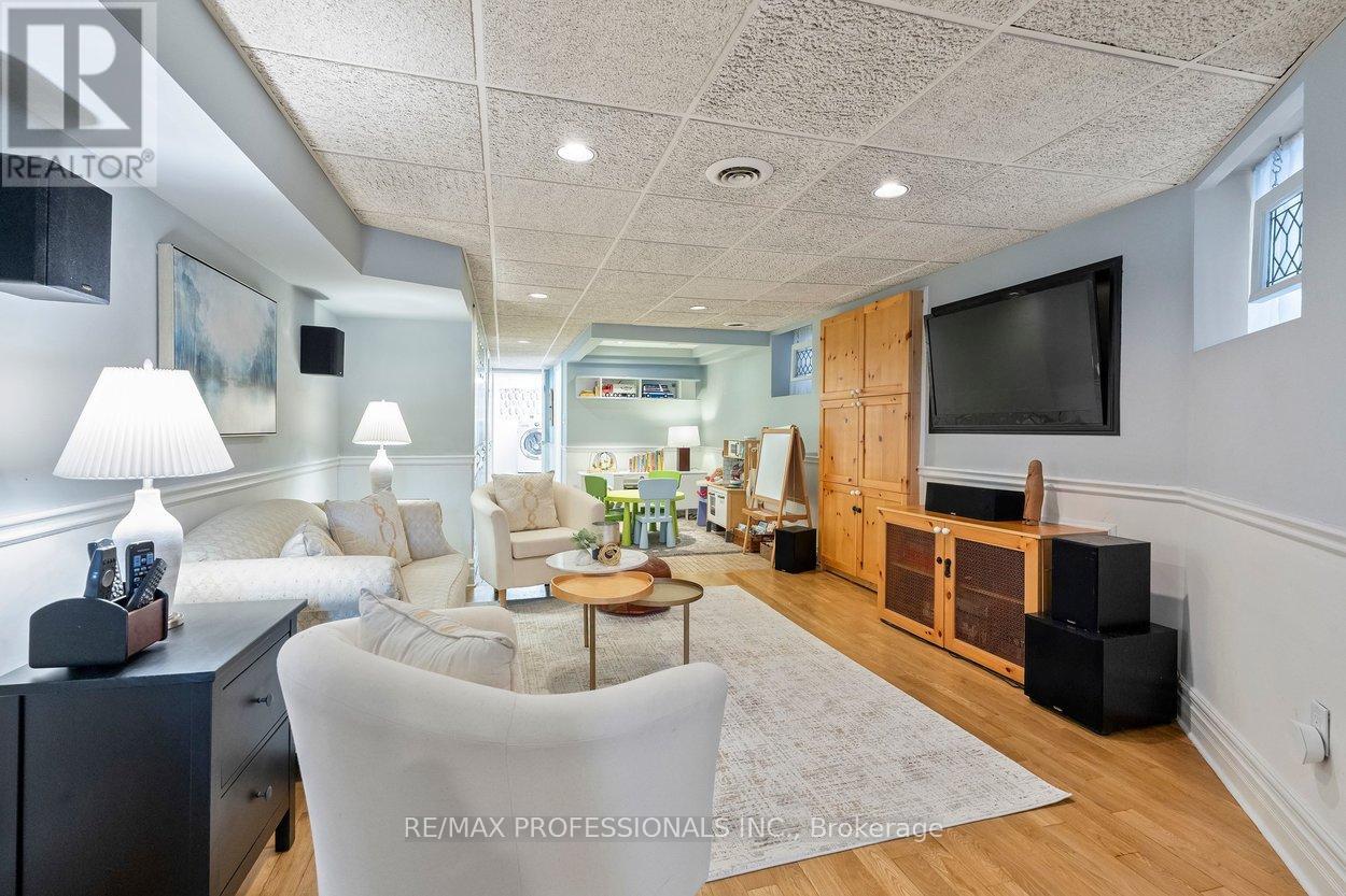 202 St Helen's Avenue, Toronto, Ontario  M6H 4A1 - Photo 33 - C13168172