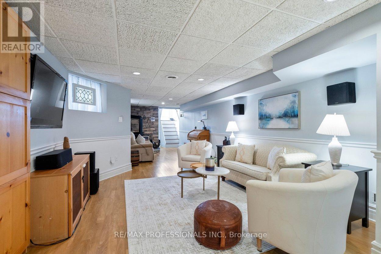 202 St Helen's Avenue, Toronto, Ontario  M6H 4A1 - Photo 35 - C13168172