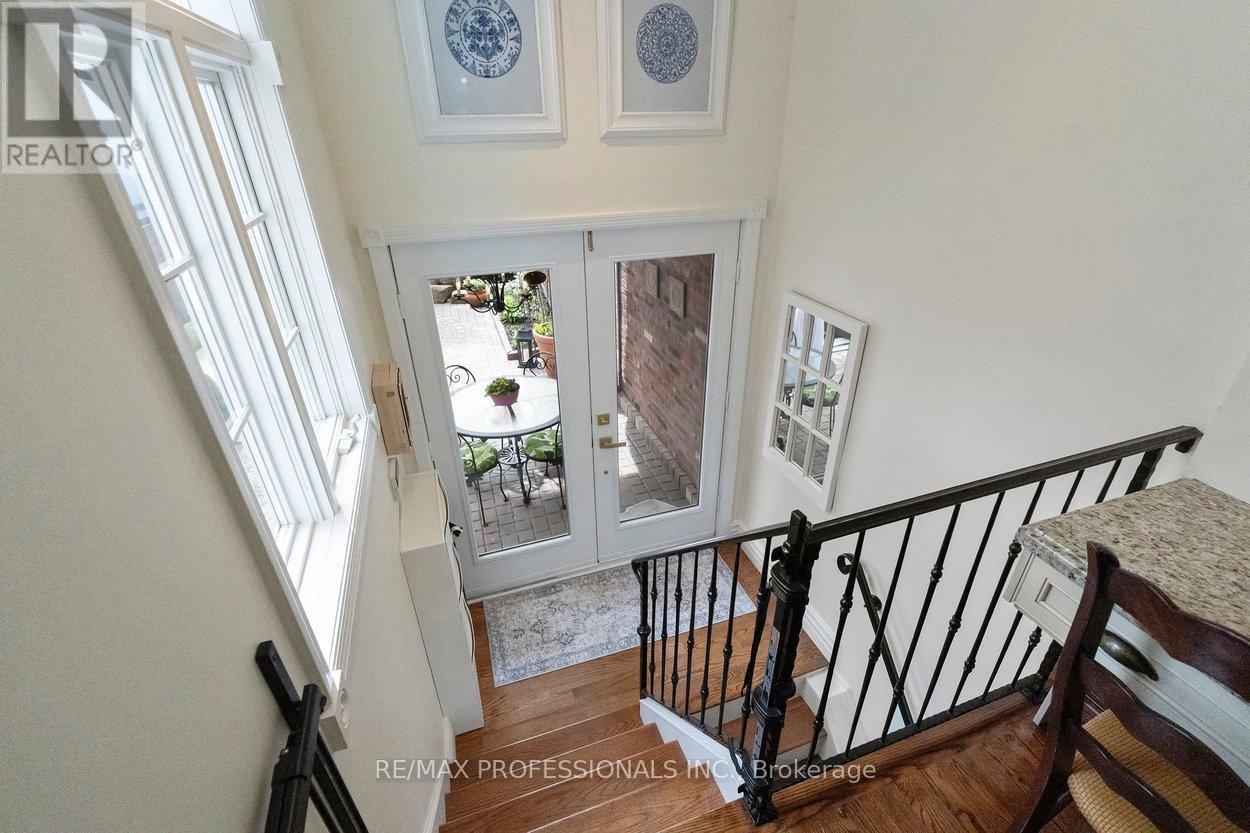 202 St Helen's Avenue, Toronto, Ontario  M6H 4A1 - Photo 39 - C13168172