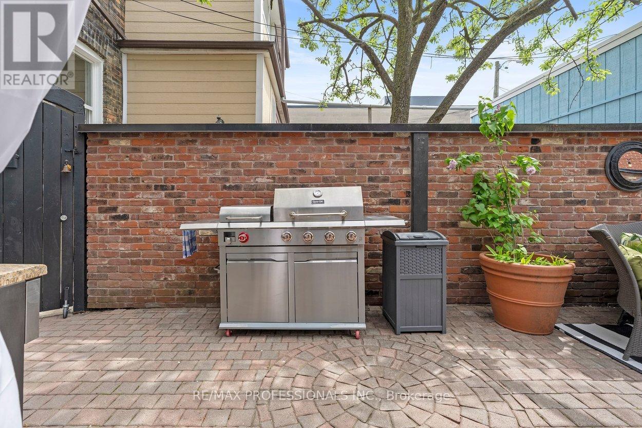 202 St Helen's Avenue, Toronto, Ontario  M6H 4A1 - Photo 41 - C13168172