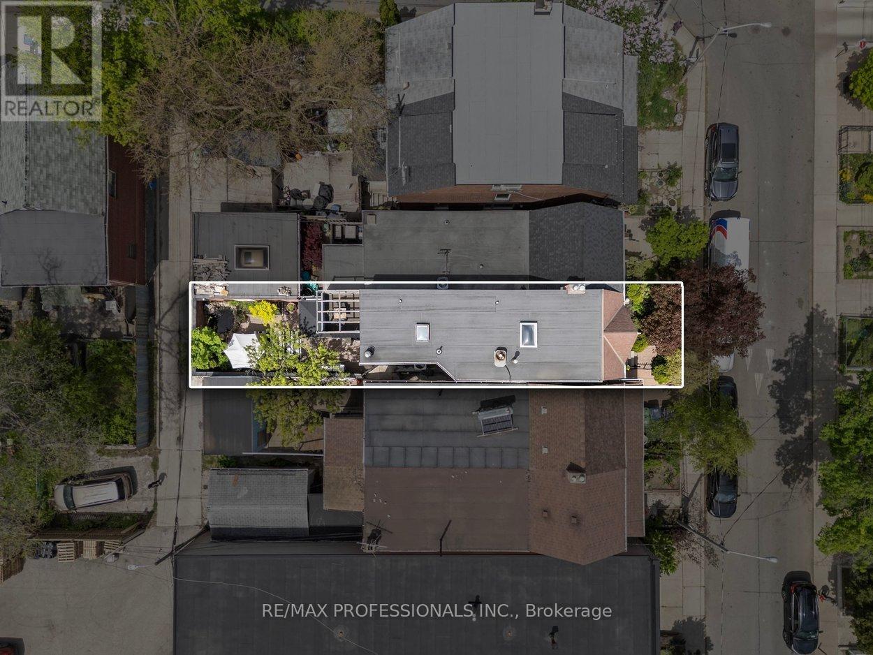 202 St Helen's Avenue, Toronto, Ontario  M6H 4A1 - Photo 47 - C13168172