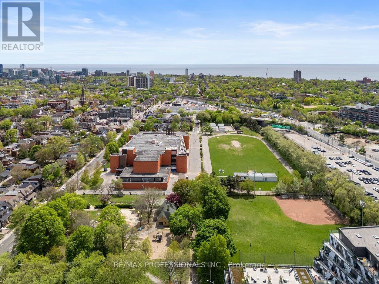202 St Helen's Avenue, Toronto, Ontario  M6H 4A1 - Photo 48 - C13168172